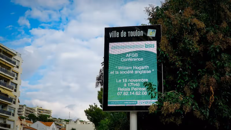 Benefits of Digital Bulletin Boards Over Traditional Ones