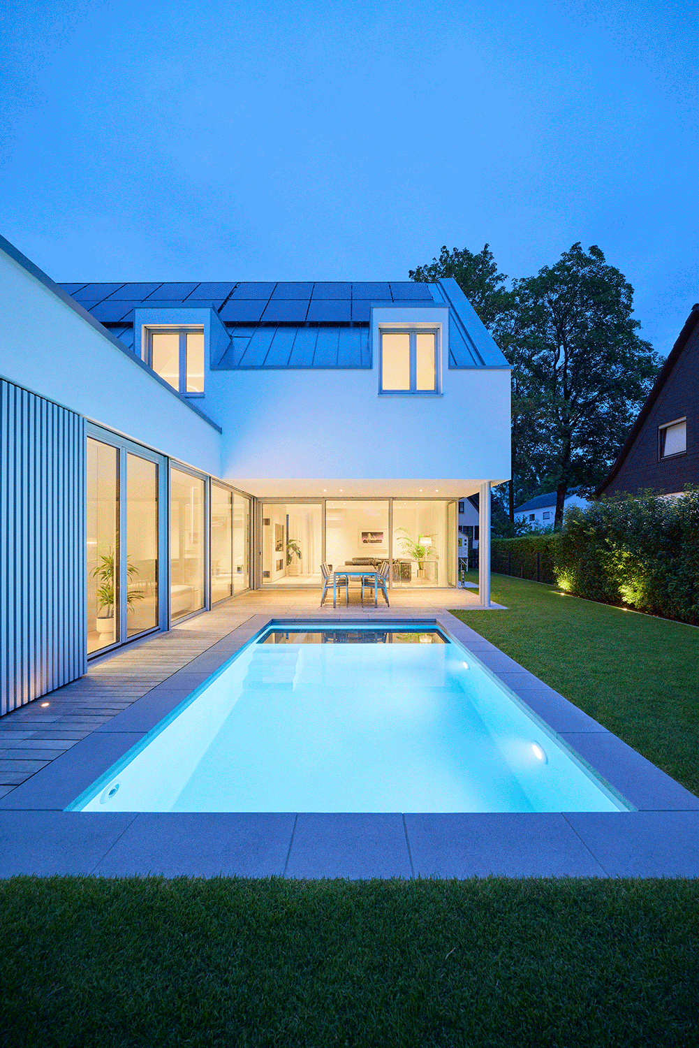 GIF: Tagesverlauf des Hauses in drei Lichtstimmungen – digitale Architekturdokumentation.