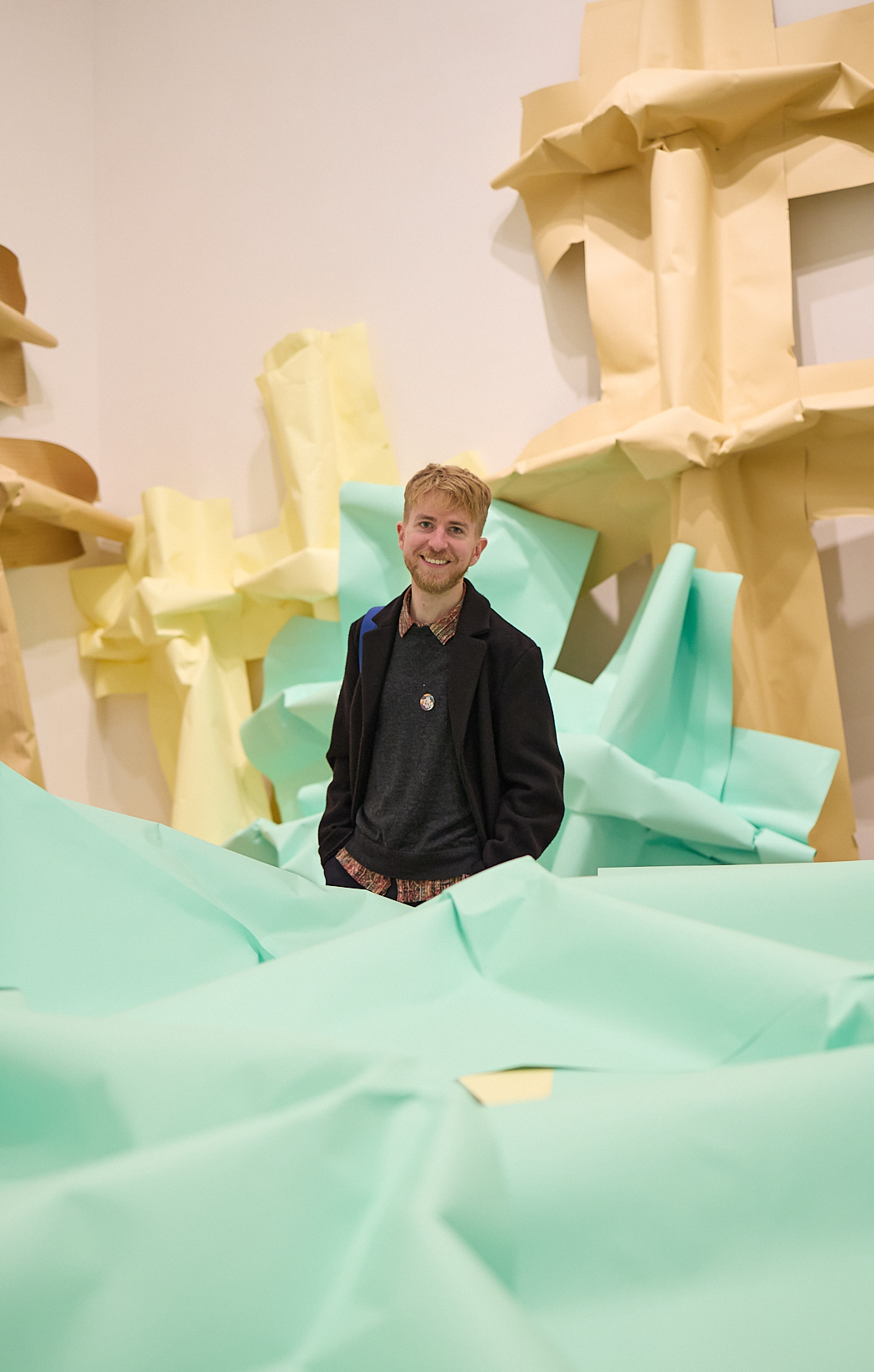 Exklusiver Innenraum mit hochwertigem Design, stimmungsvollem Licht und präziser architektonischer Detailaufnahme.