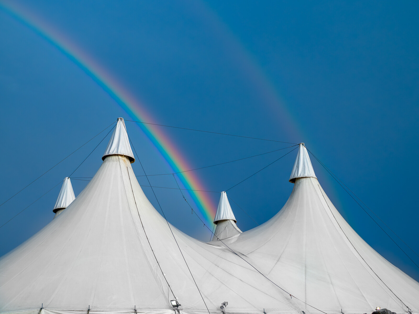 Startseite-Zelt-Regenbogen 
