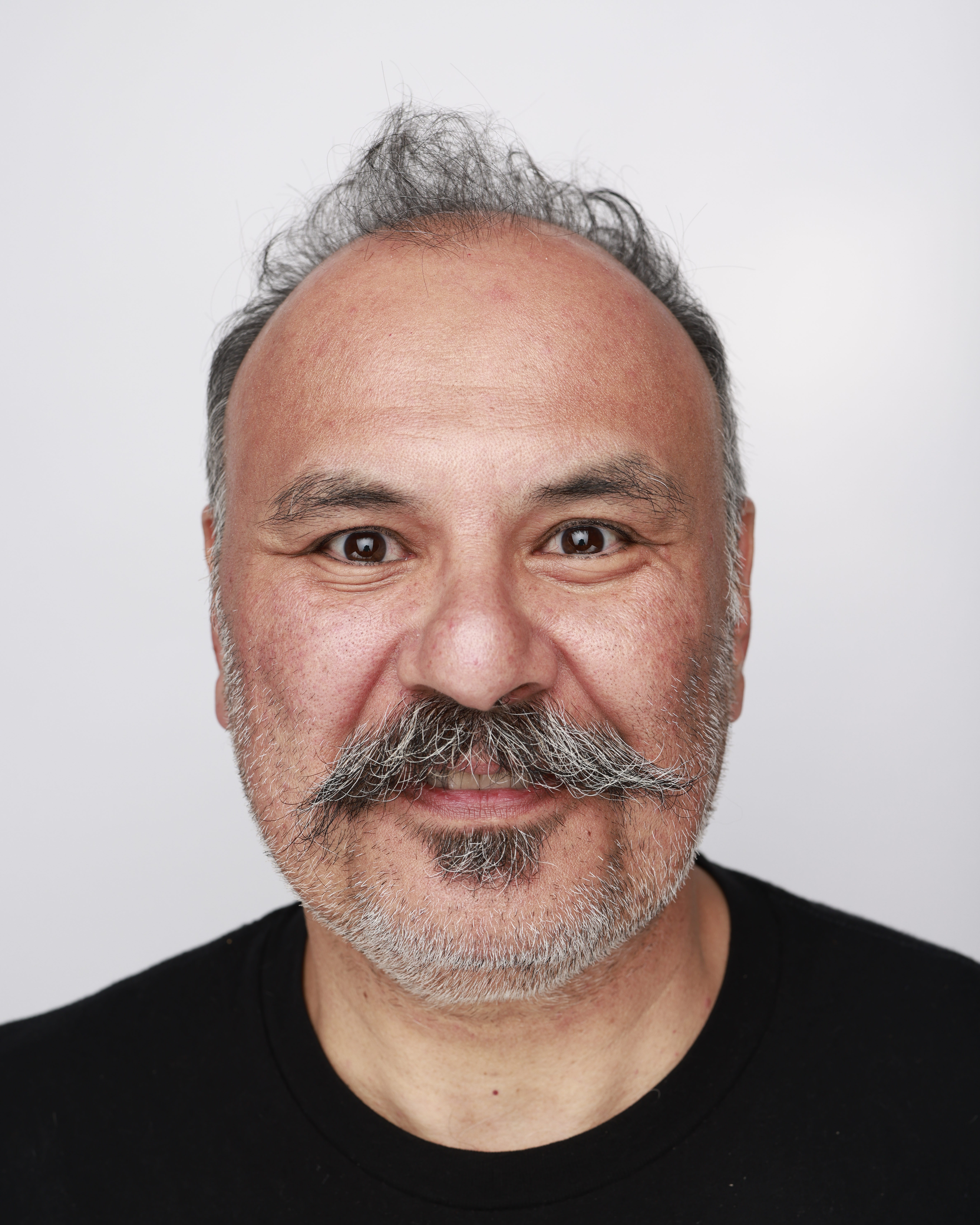 Carlos Olivas 
