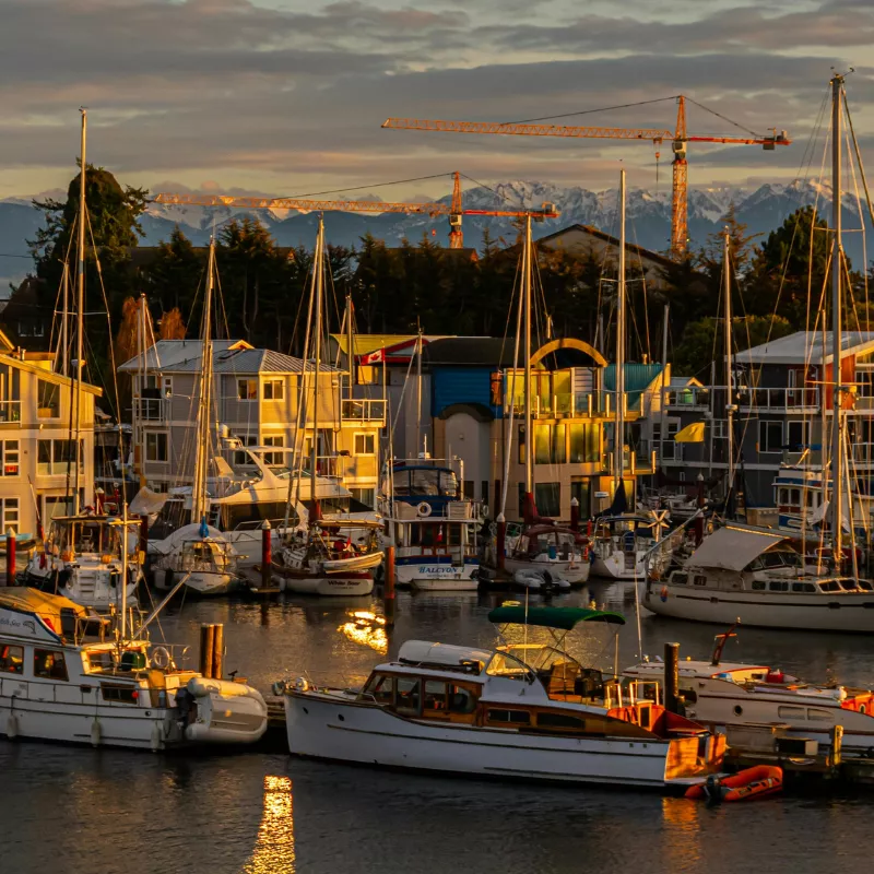 From Coast to Coast to Coast: How Geography Shapes Canadian Identity | Canada Talents - Blog