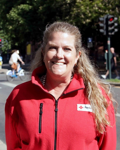 Aina Holm, Røde Kors