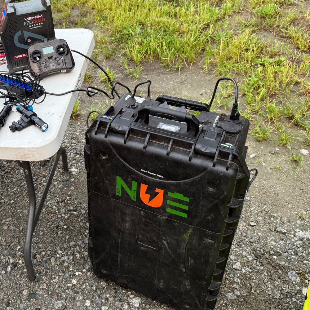 NUE SunCase 605 portable power station