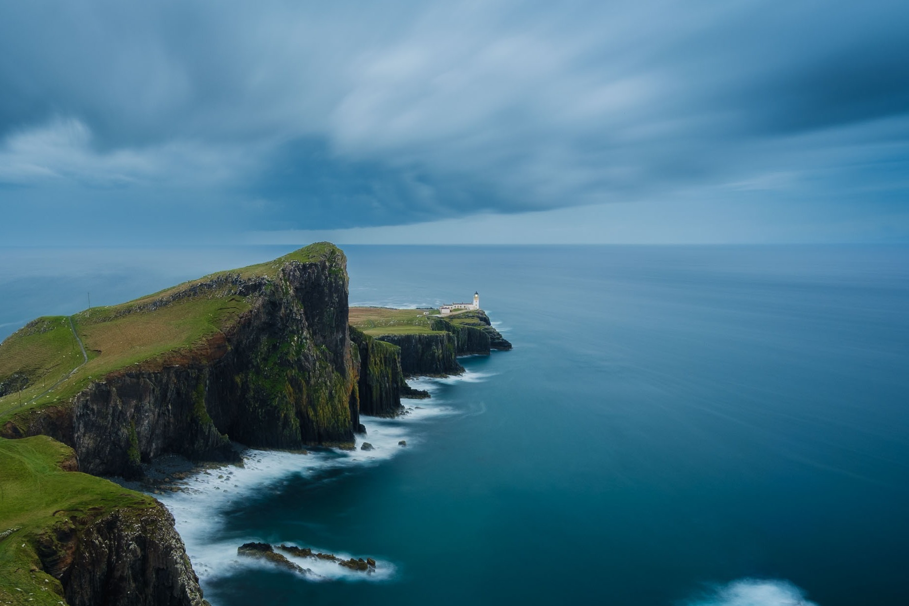 Coastal lighthouse scene used to compare focal lengths