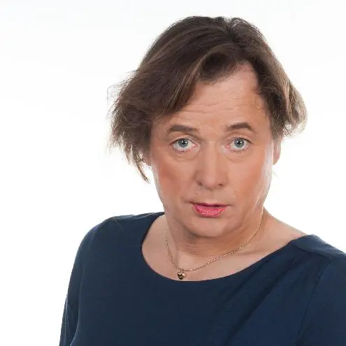 Dr. Elizabeth Lindstad