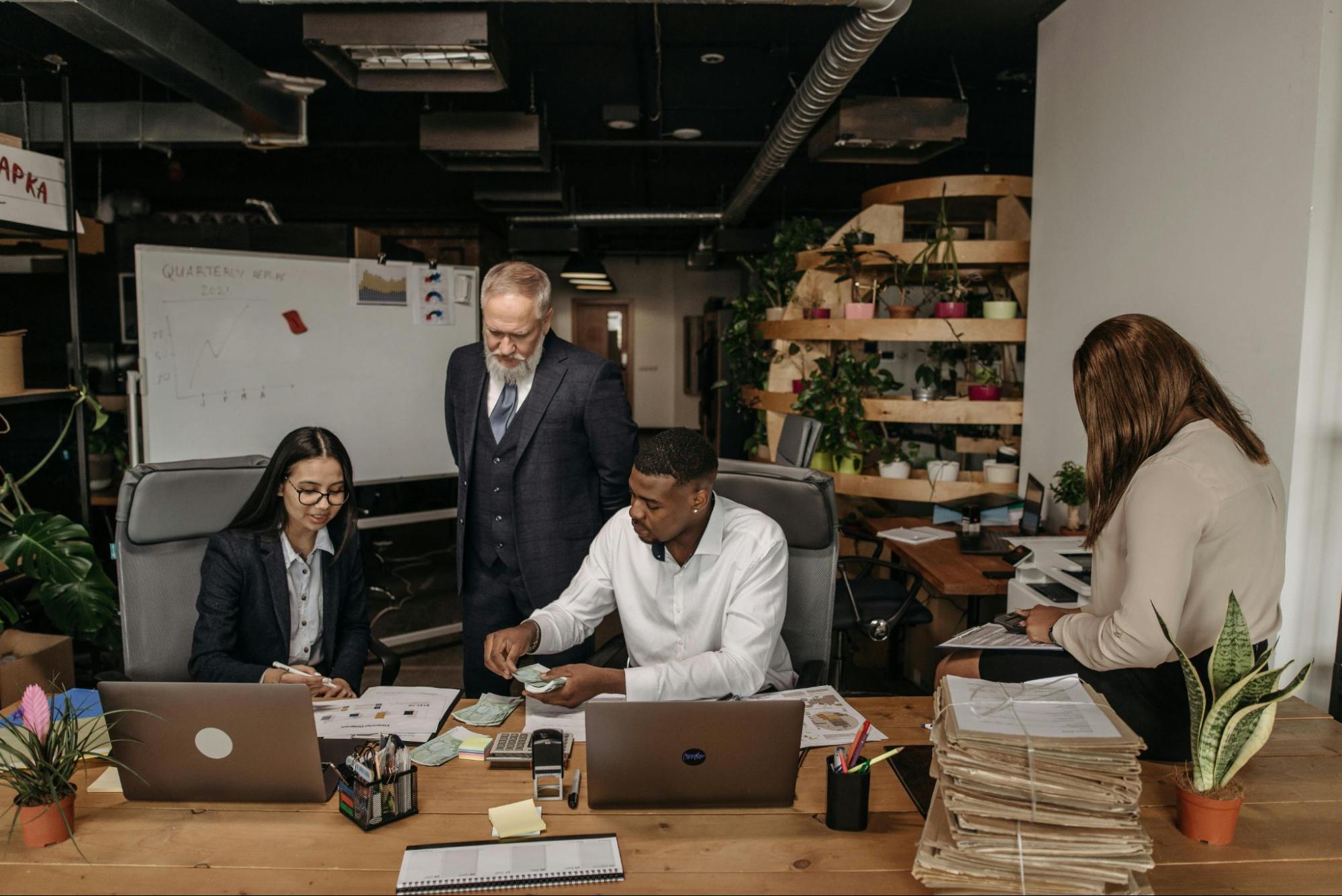 How to set human resources goals that align initiatives with outcomes