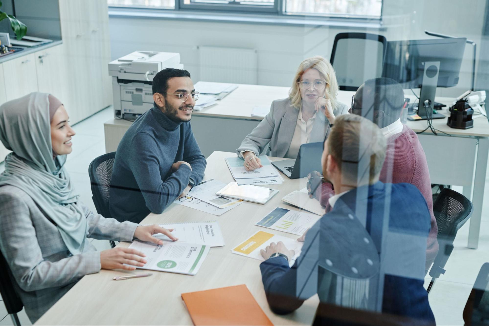 Exempt vs. non-exempt employee guide: Differences, requirements, and best practices