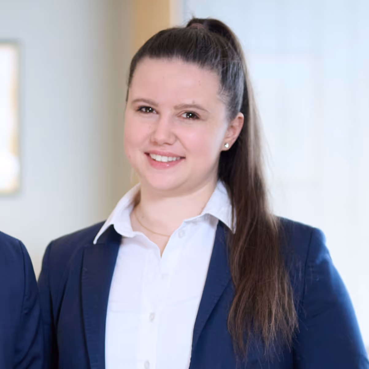 Portrait of Sina Habegger and Vera Romanato from the HR department