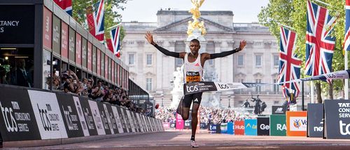 Tigst Assefa celebrates winning in London last year