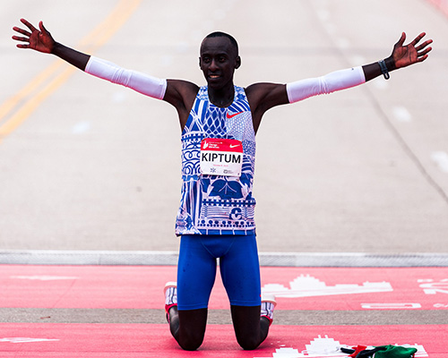 Kelvin Kiptum celebrates his epic world record run in Chicago in 2023