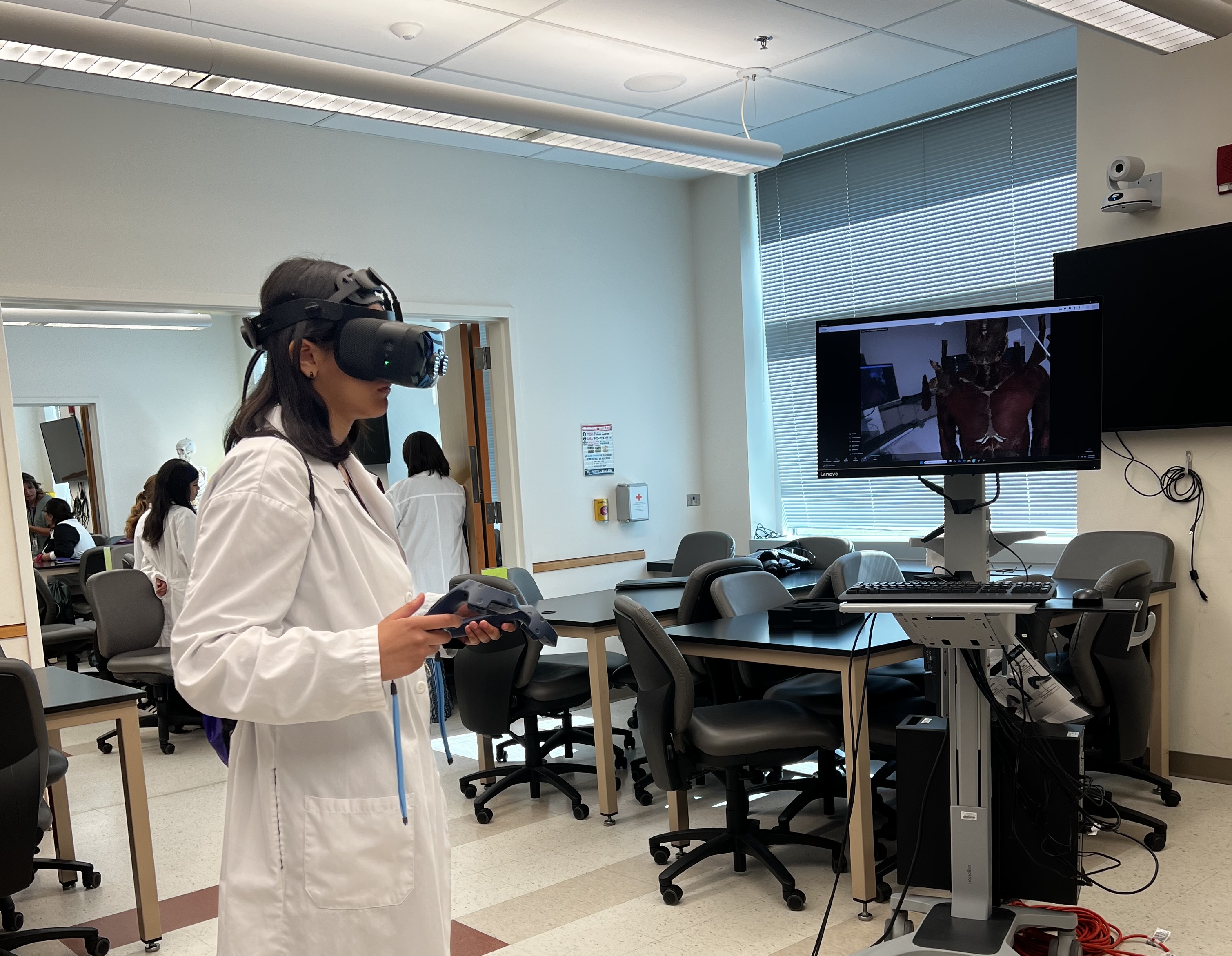 A student using the virtual reality headset.