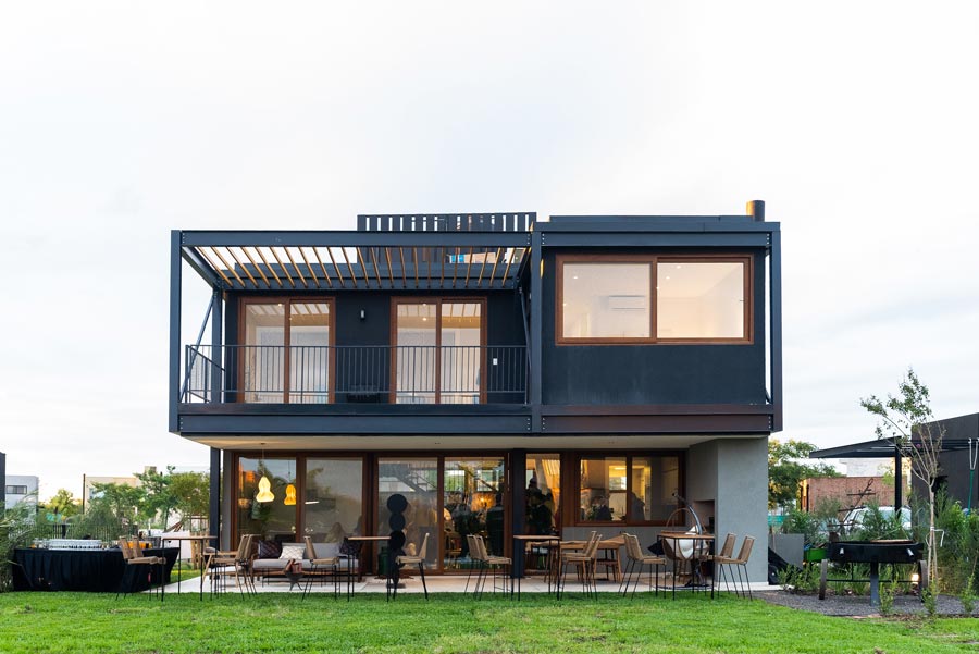Casa moderna modular Idero Mies 211 en L'Orangerie Village