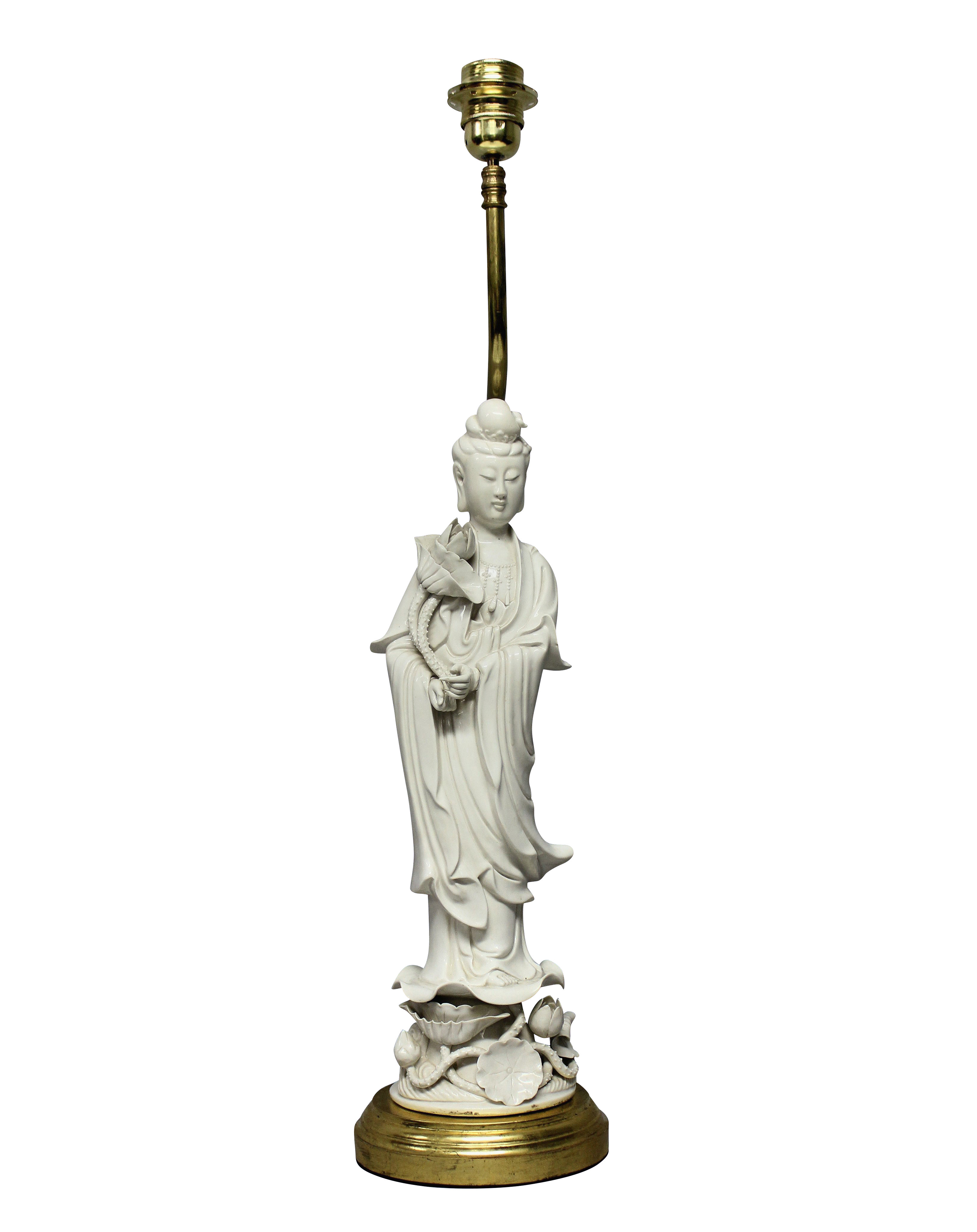 A FINE BLANC DE CHINE ORIENTAL LAMP