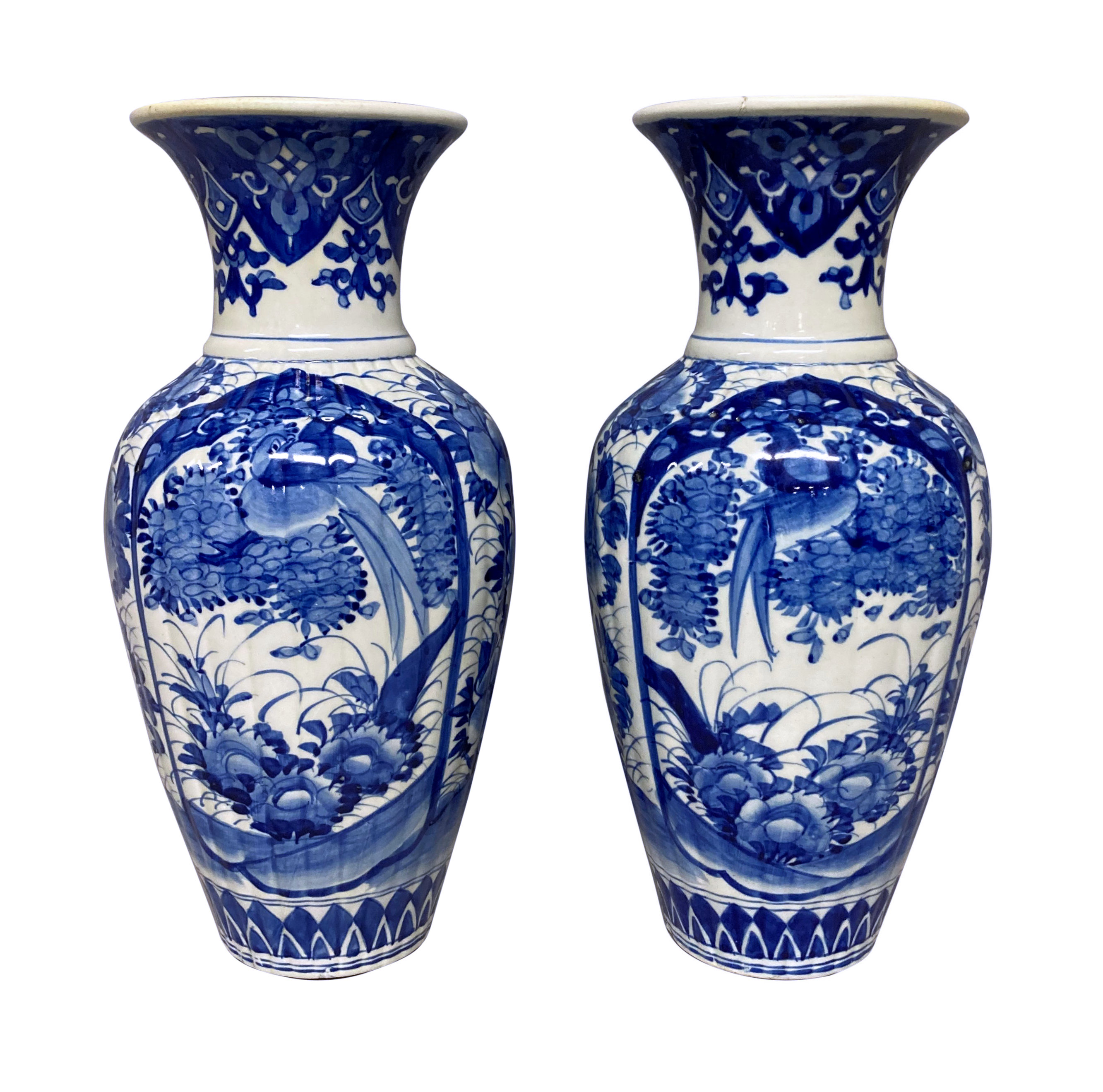 A PAIR OF XIX CENTURY CHINESE BLUE & WHITE BALUSTER VASES