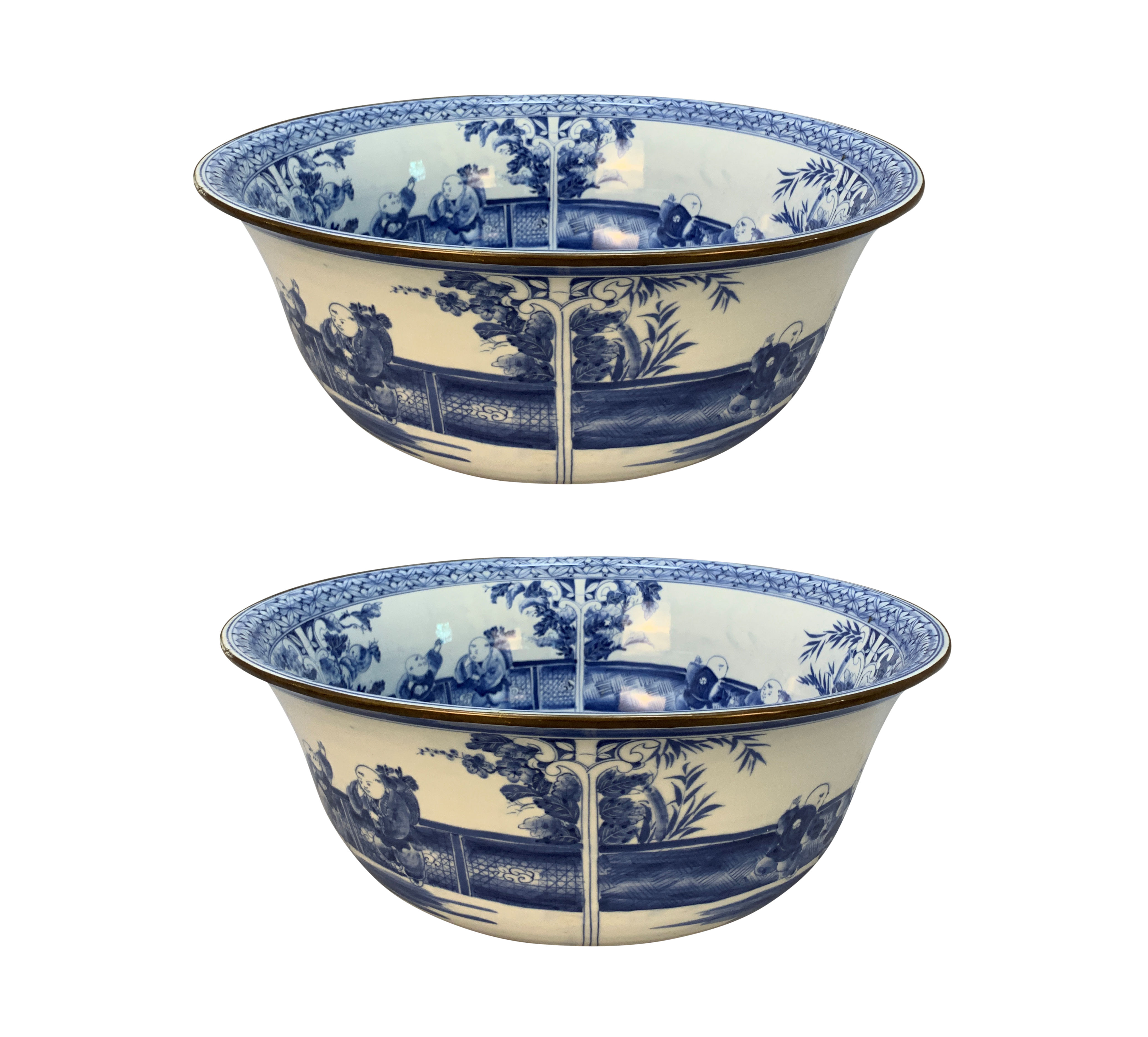 A PAIR OF LARGE CHINESE BLUE & WHITE PORCELAIN BOWLS