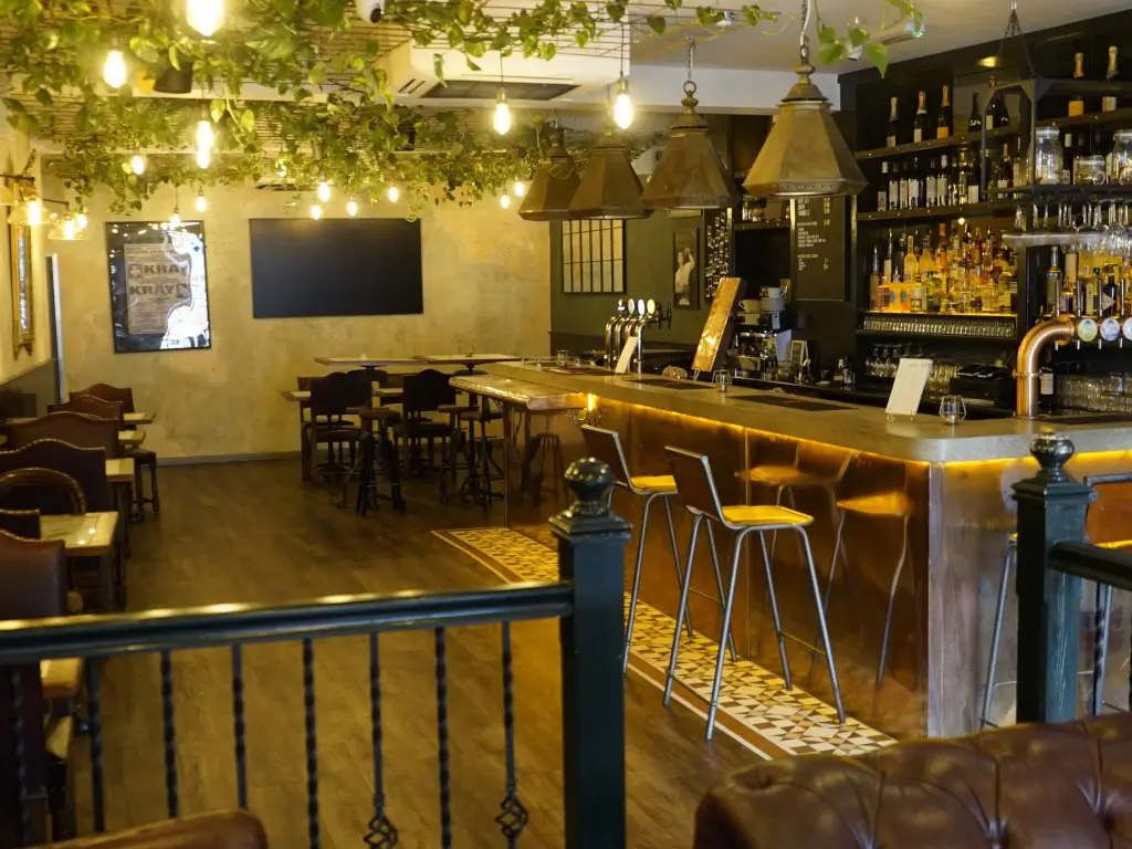 Ringside Bar