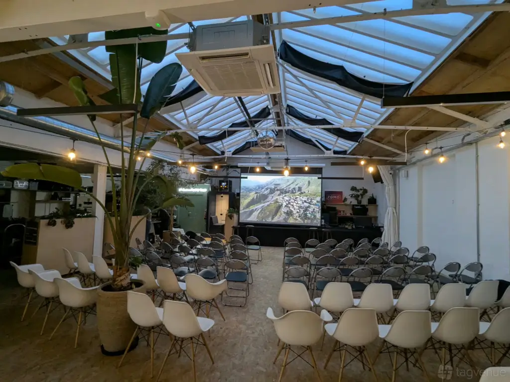 FOMO House Screening Space