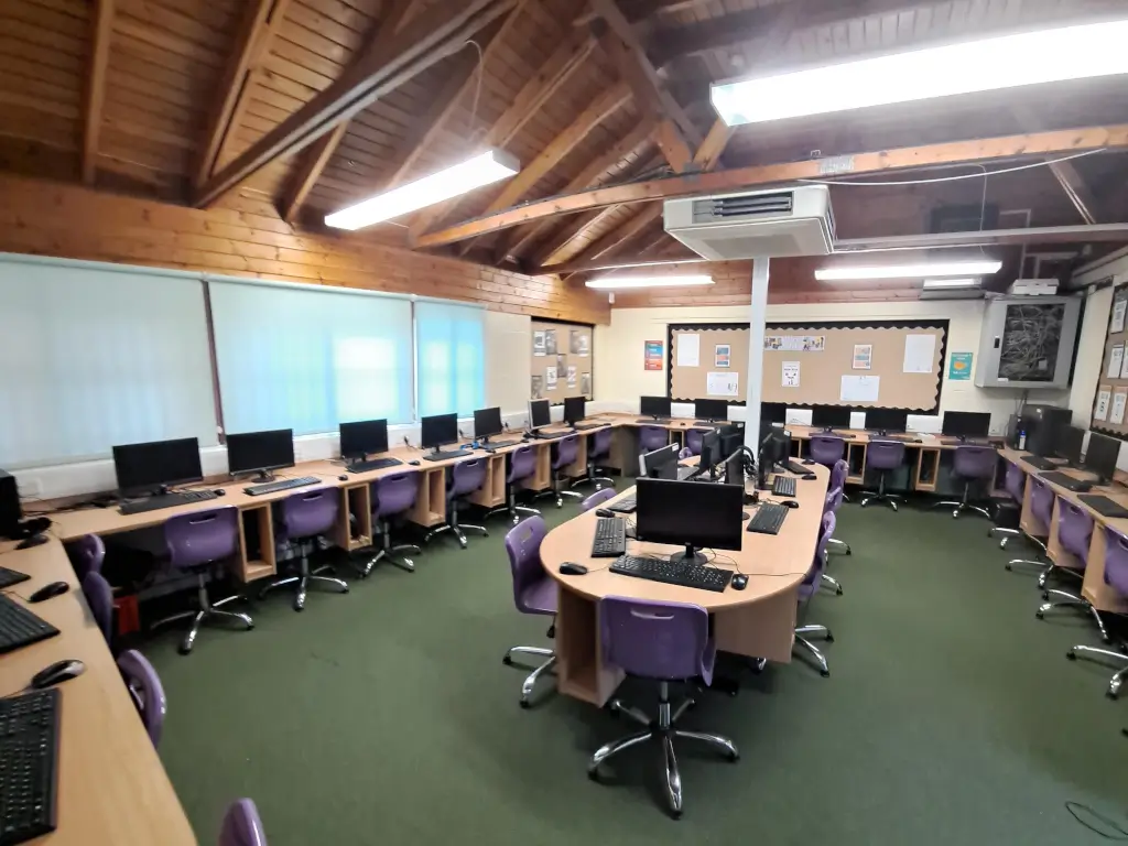 Holtspur School & Pre-School IT Suite