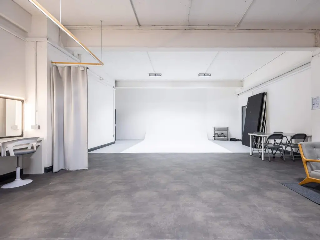 69 drops studios Studio 4