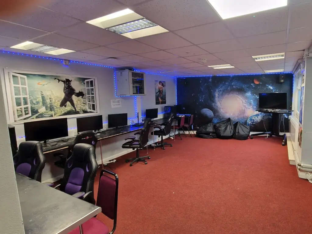 Ham Youth Centre IT Room