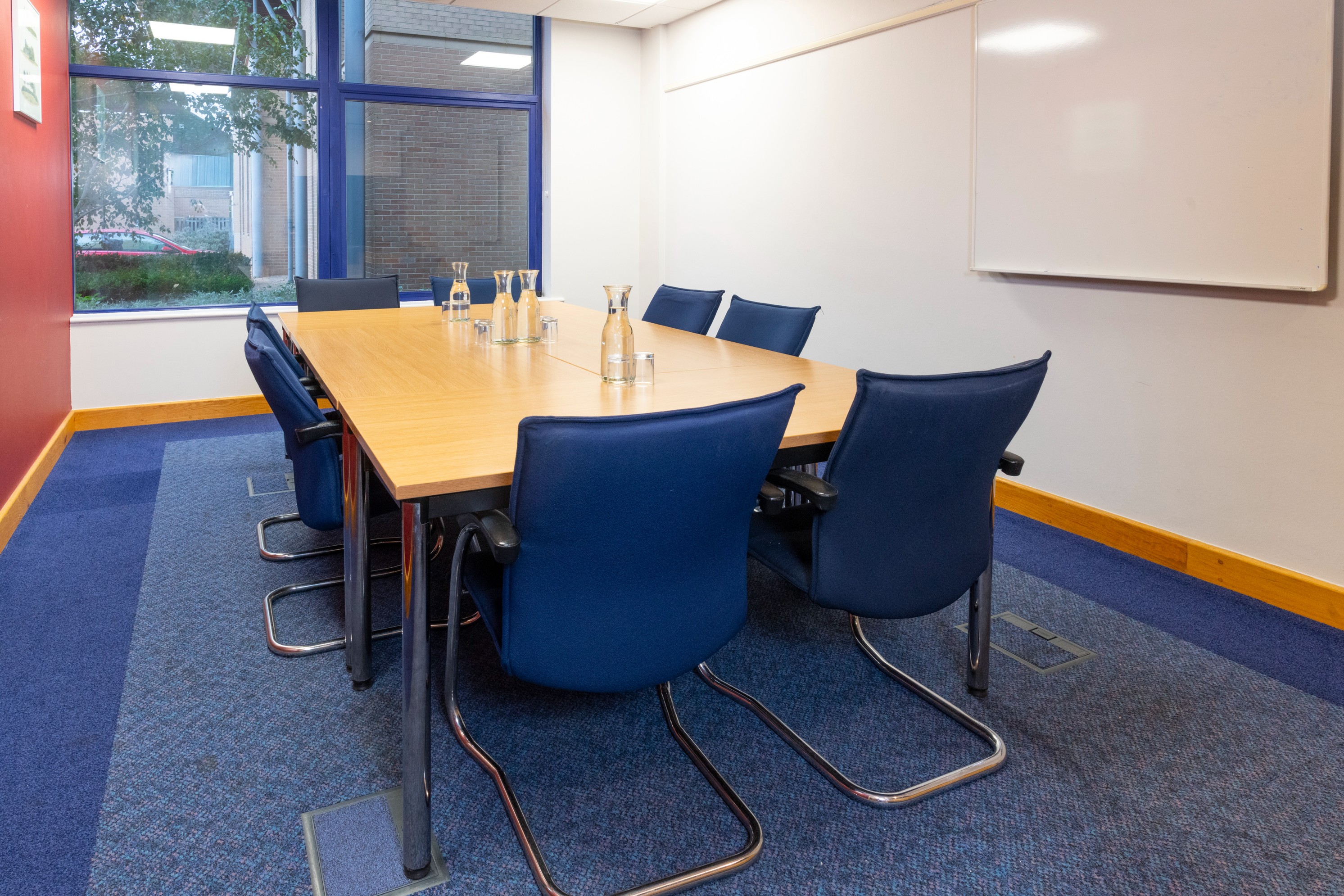 Holiday Inn Express Milton Keynes - Lodge