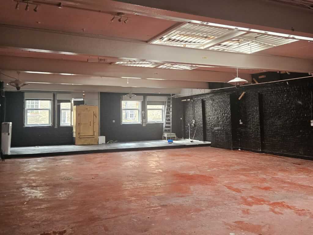 studio/Warehouse Studio/Warehouse