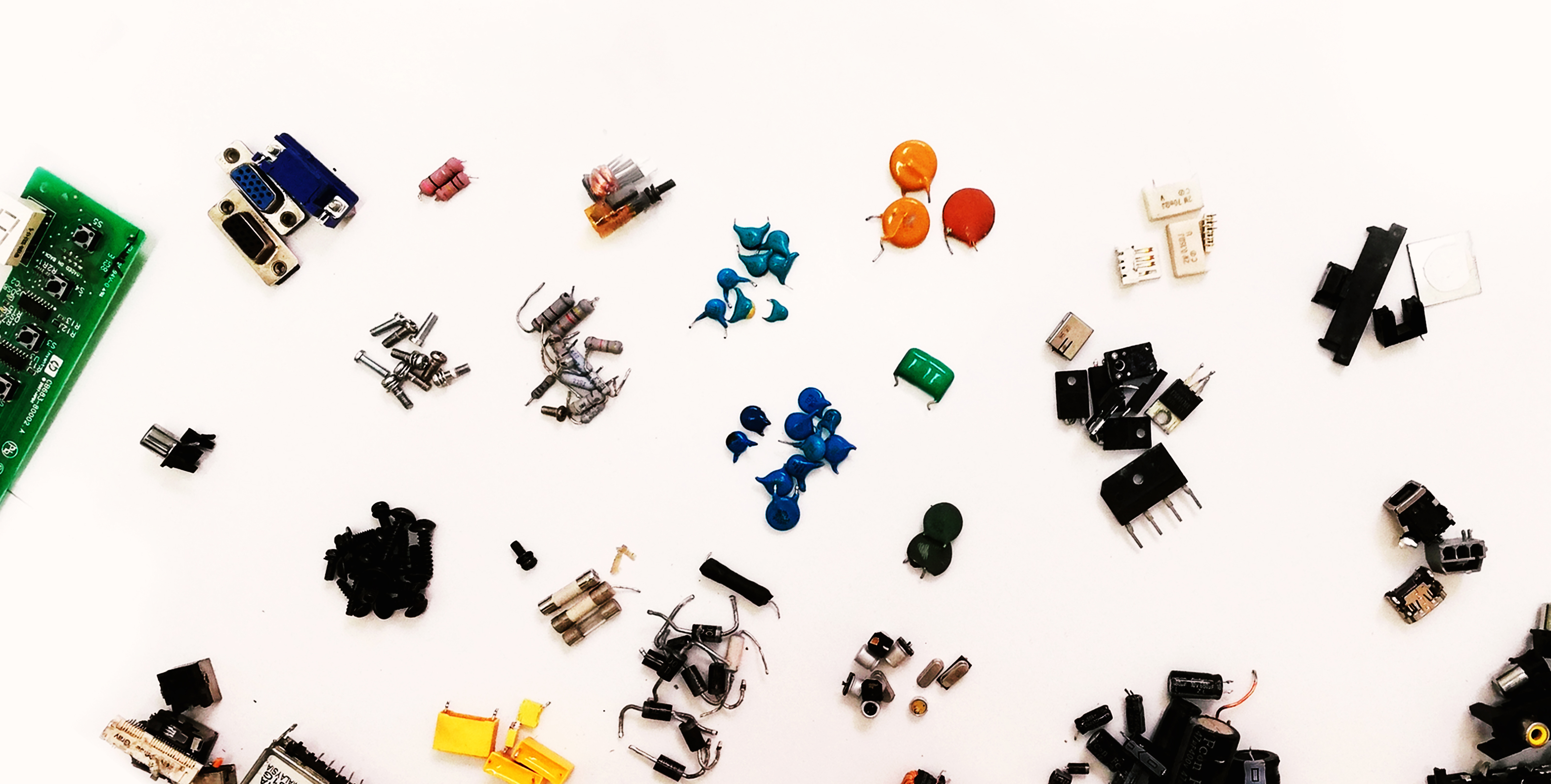 An experimental 3D letters design, inspired by electronic boards and humans' unique thinking process. E-boards are a physical piece of technology which allows for the assembly of electrical or data circuits. The brain does a similar process using language. The root of naming the typeface comes from e-boards themselves. 101 is not only the last three digits of the letter e in binary numeral system (01100101), but also the ASCII code for the letter e. 101 also means the foundation for anything. The typeface is called 101 because language is the foundation of the human brain process. Since every human is unique with his or her thinking process, each letter has a distinctive detail that distinguishes it from the crowd. (Click/tap to navigate👇)