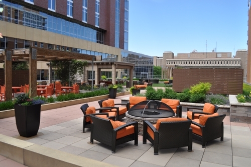 The rooftop terrace retrofit provided a larger, more diverse and more interactive space in which new amenities were seamlessly integrated with existing, resulting in a completely reimagined rooftop terrace and lifestyle experience.