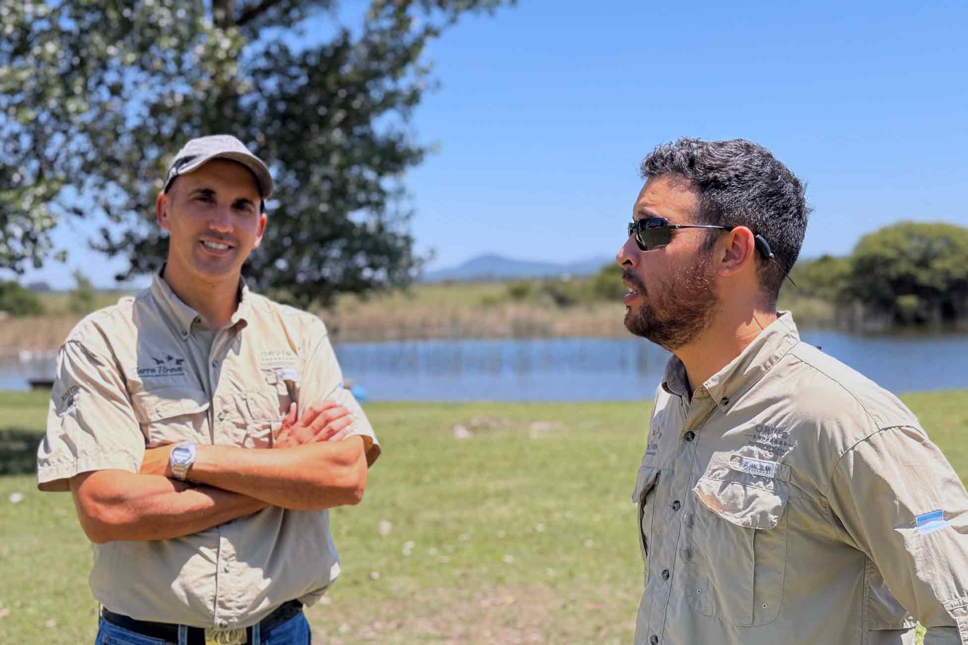 Two Sierra Brava guides by the lagoon