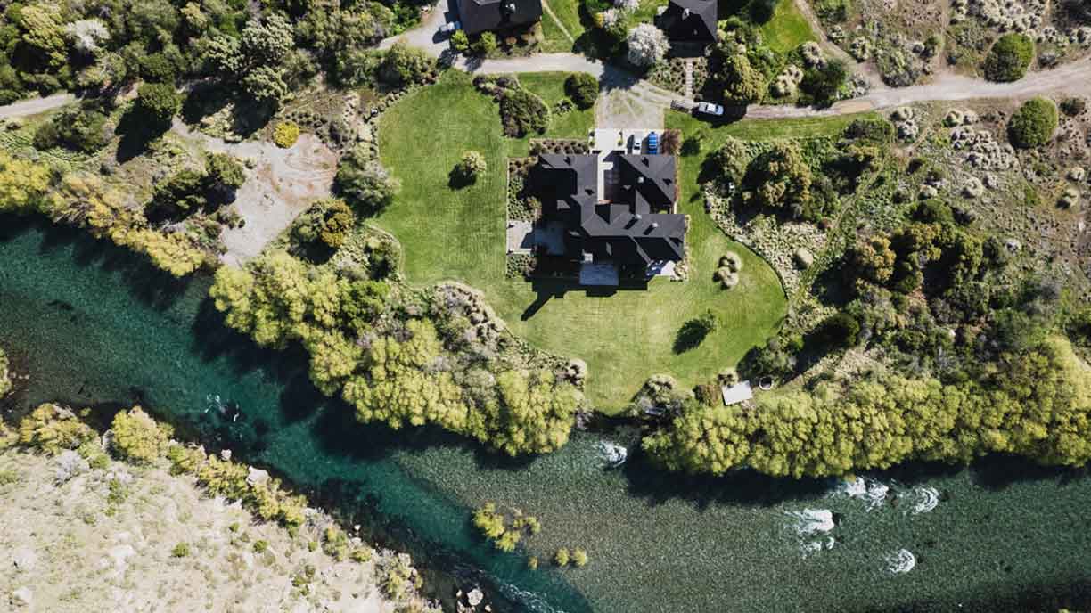 Fishing lodge river zenith