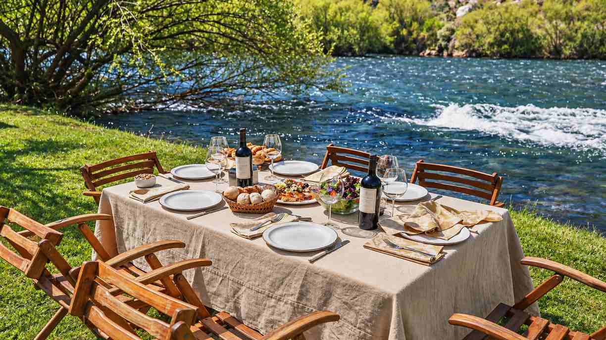 Riverside lunch near Bravo Sur Lodge