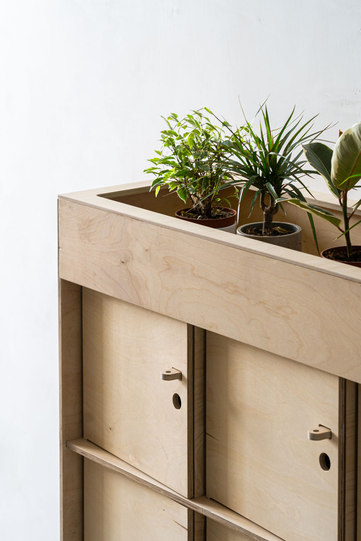 Nahaufnahme Fin Lock Planter von Opendesk