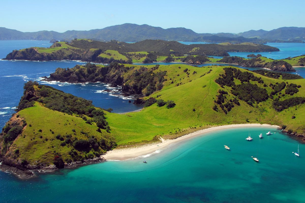 Bay of Islands Yacht Charter: The Most Refined Way to Explore New Zealand’s North