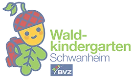 Ein fröhliches Logo im Wald-Design für den Waldkindergarten Schwanheim, das eine lächelnde Eichelfigur mit rotem Rucksack und grünem Blattkörper zeigt.