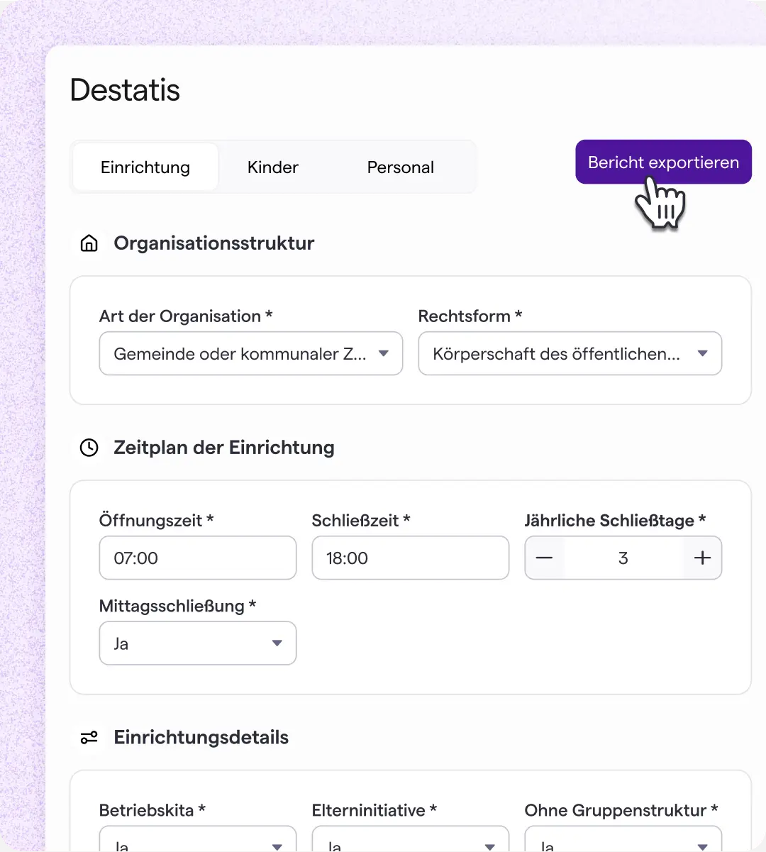 Eine digitale Benutzeroberfläche namens „Destatis“ mit den Registerkarten „Einrichtung“, „Kinder“ und „Personal“. Sie zeigt die Organisationsstruktur und die Zeitplaneinstellungen an. Der Mauszeiger befindet sich über „Bericht exportieren“.