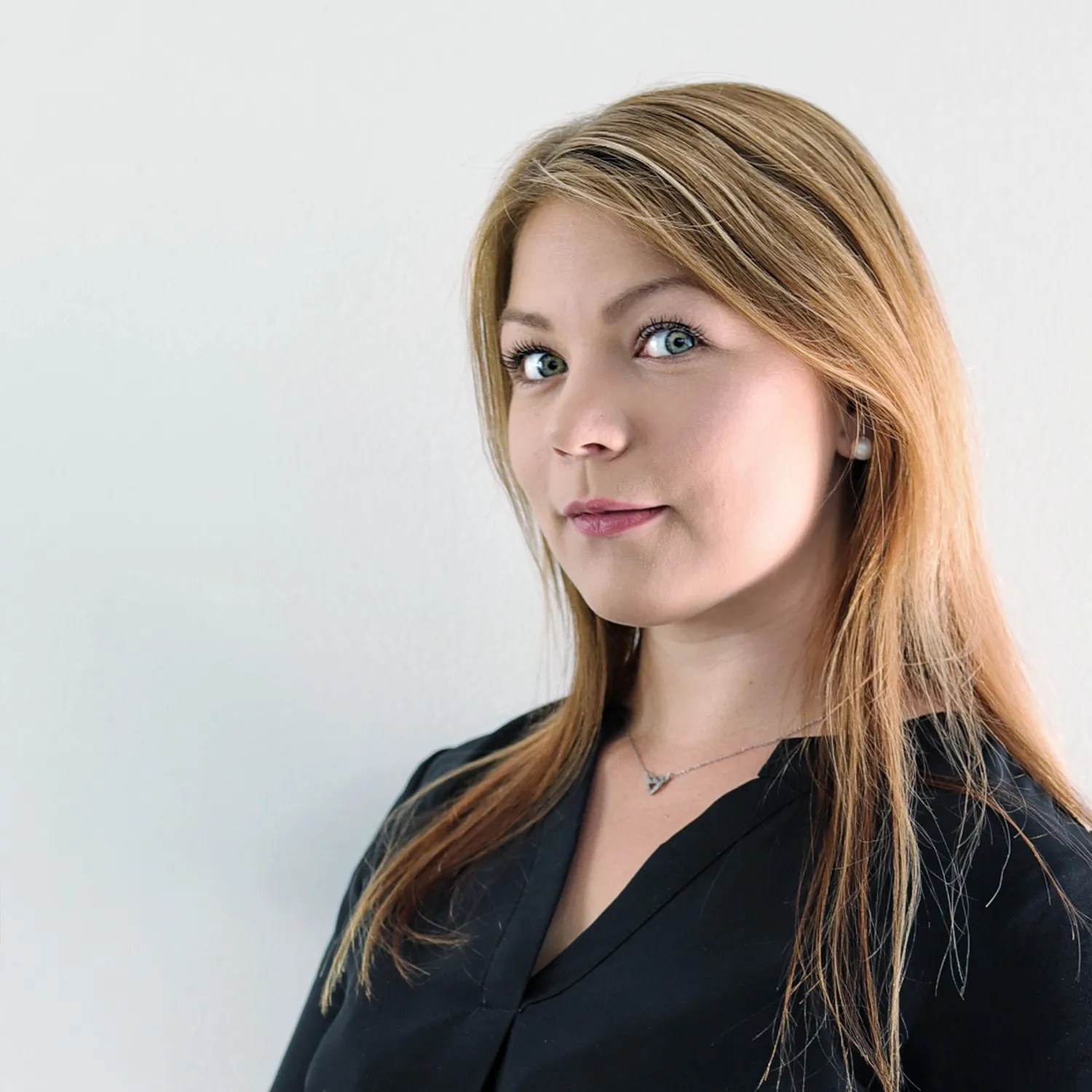 Muotokuva Miisa Taavitsaisesta, Luomispisteen luovasta strategista ja markkinointiasiantuntijasta.