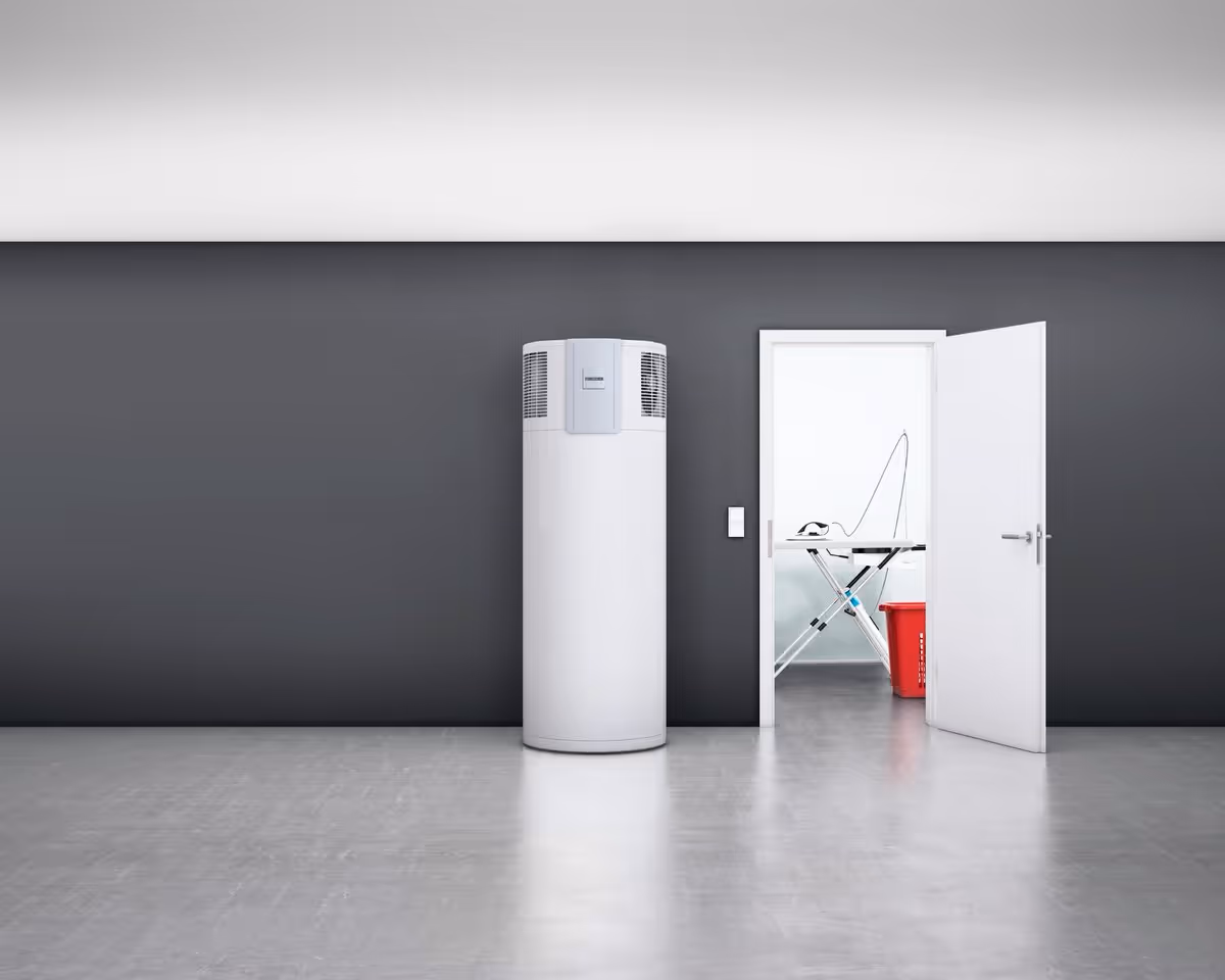 Photo d'un chauffe eau thermodynamique Silencieux compact et puissant dans un local très moderne et  beau