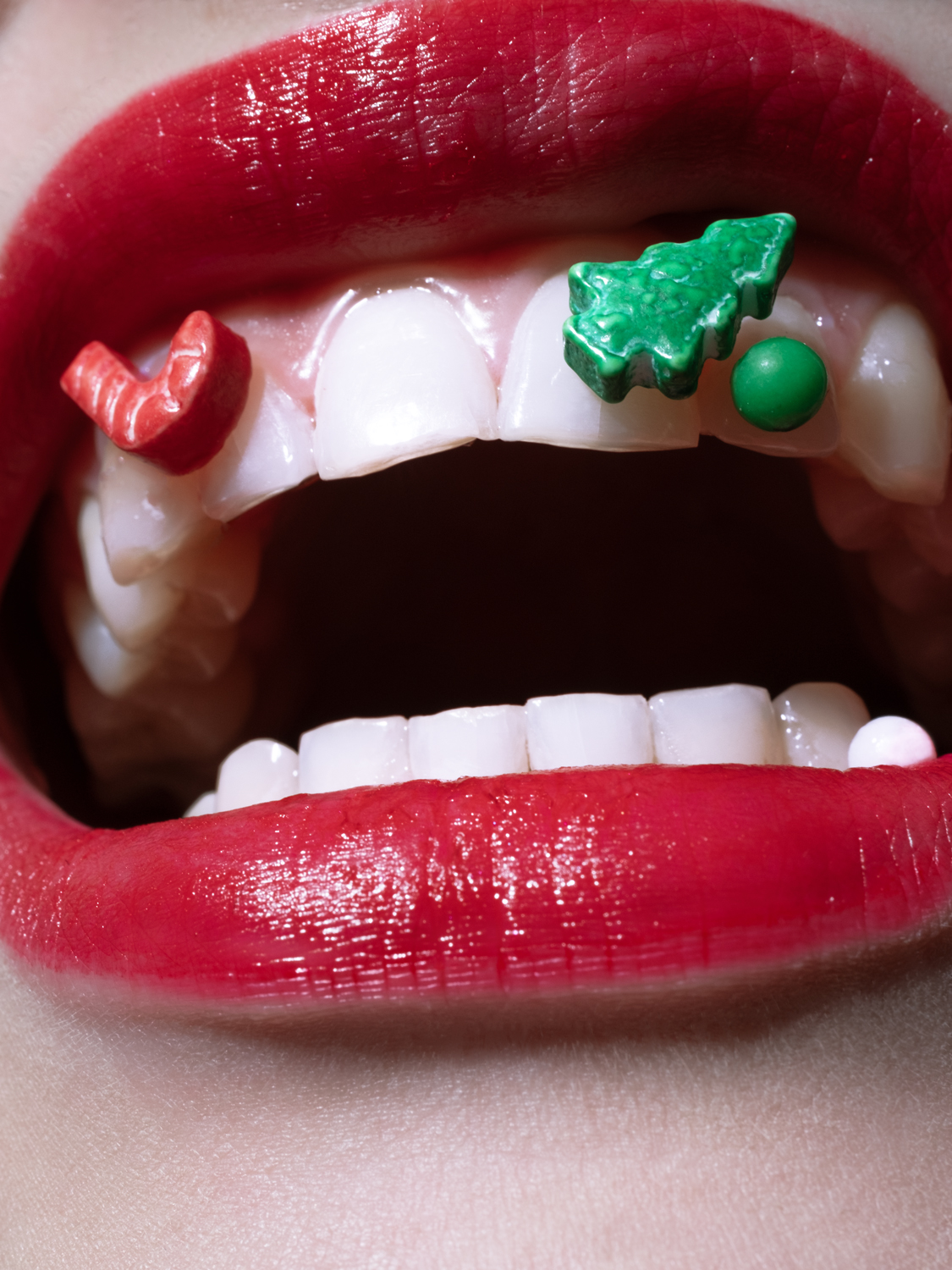 Alt-Border-Art-Direction-Beauty-Portrait-Closer-than-needed