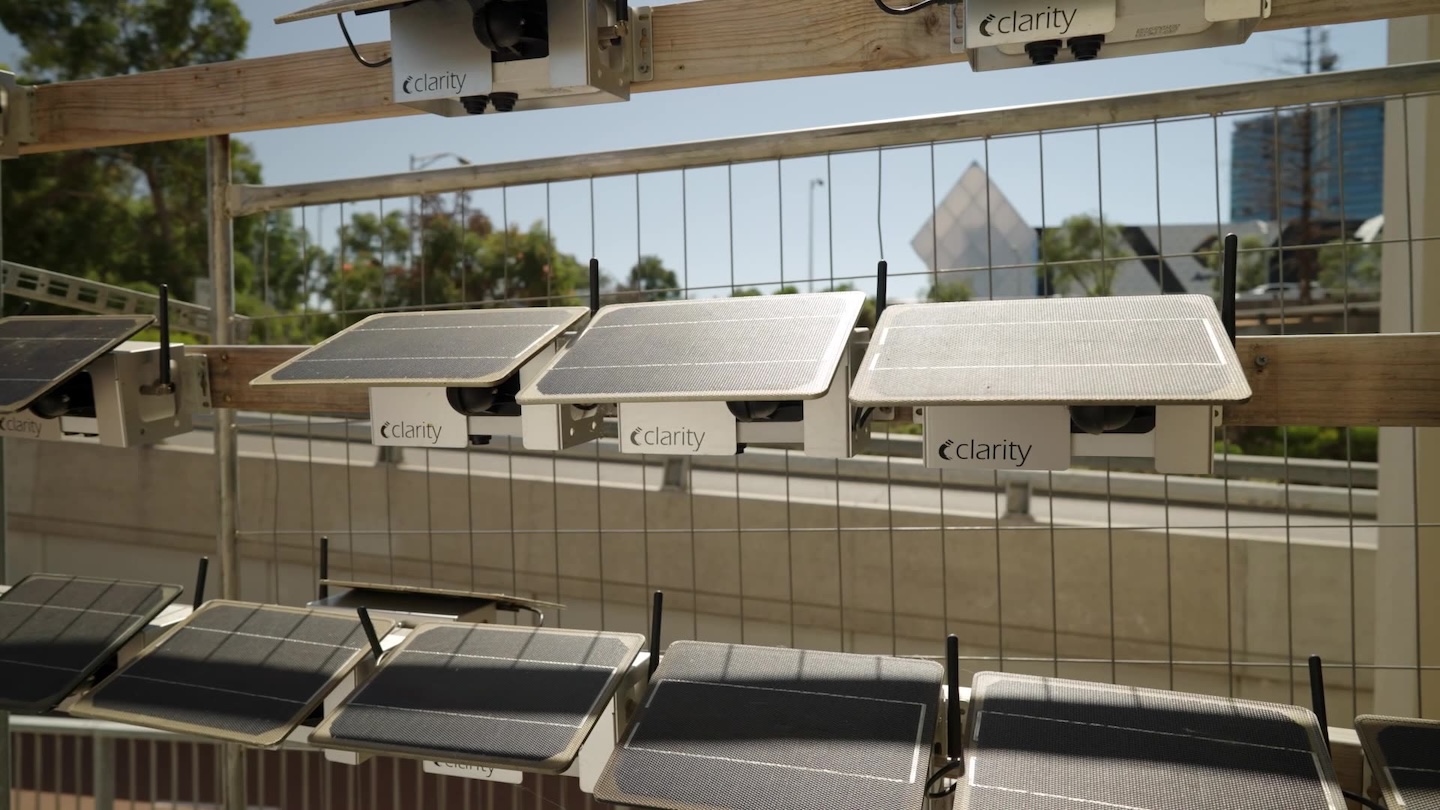 Why networked air quality monitoring systems are better than individual or crowdsourced air quality sensors