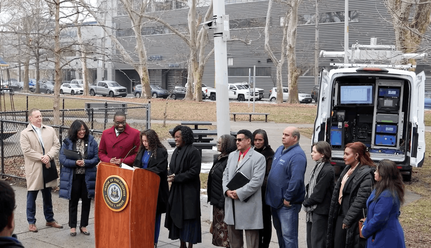  Indicative air monitoring equipment co-located with reference instruments