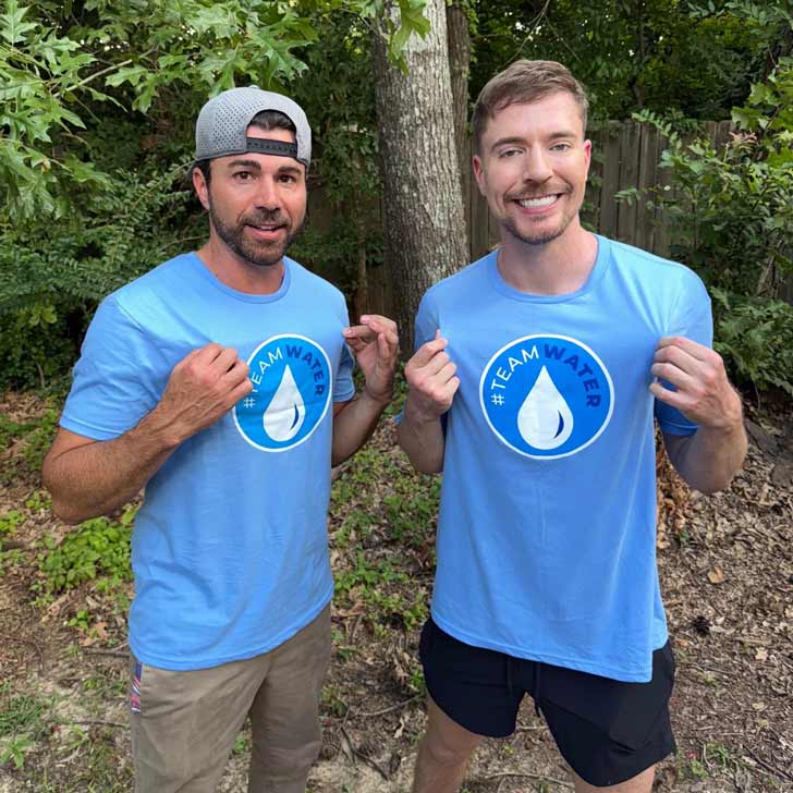 Mark Rober and MrBeast wear blue t-shirts that say "Team Water"