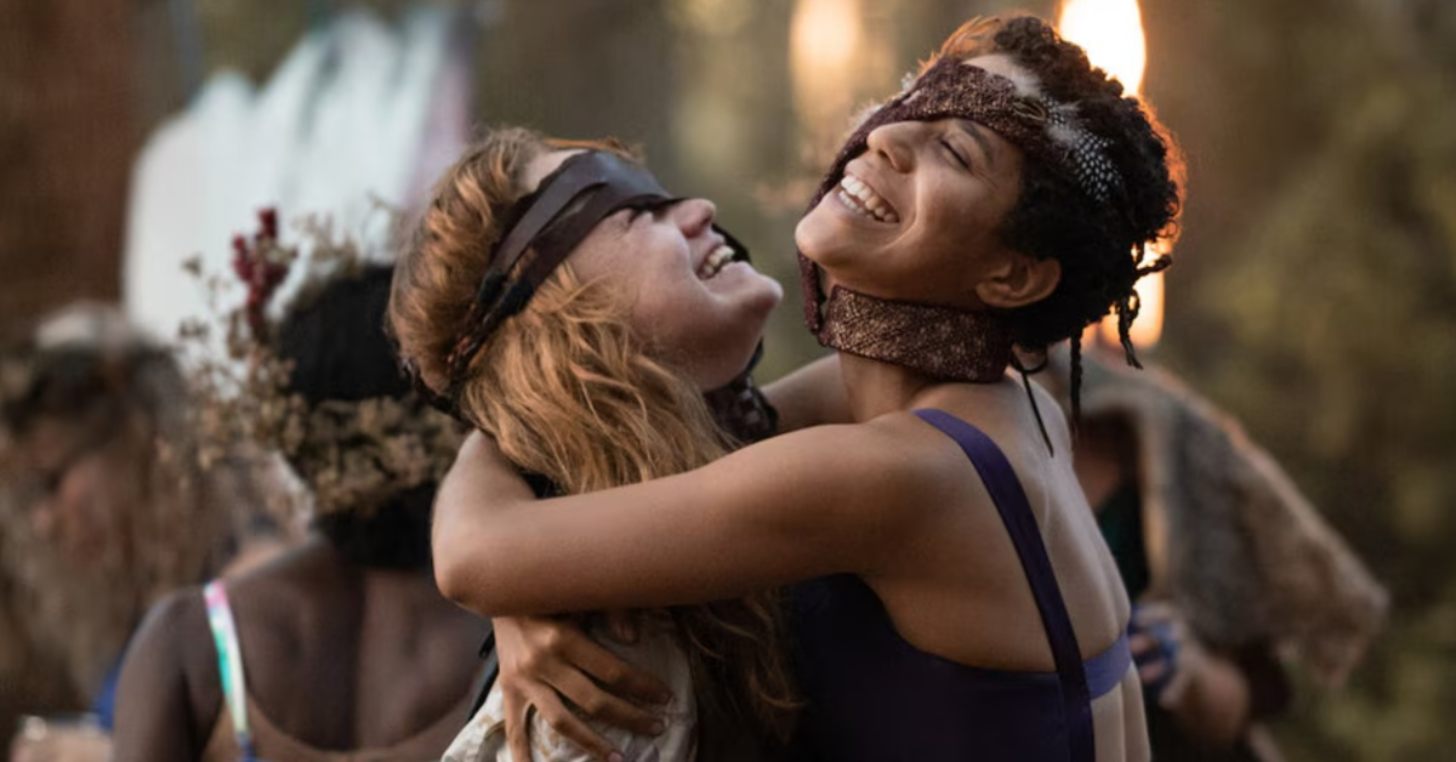 Jasmin Savoy Brown and Liv Hewson in a scene from the TV show Yellowjackets
