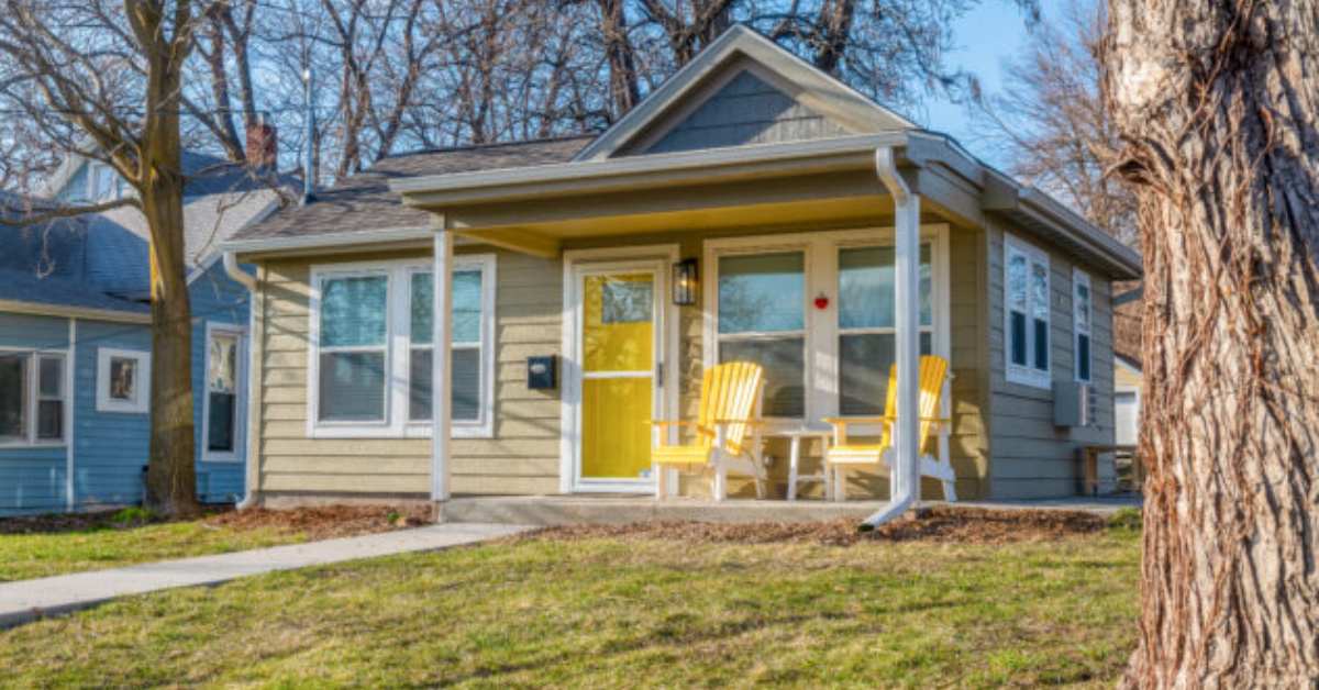A small yellow cottage in Iowa