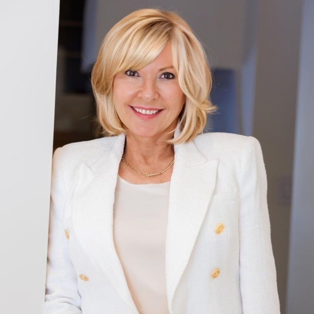 Joette & Jelena sitting