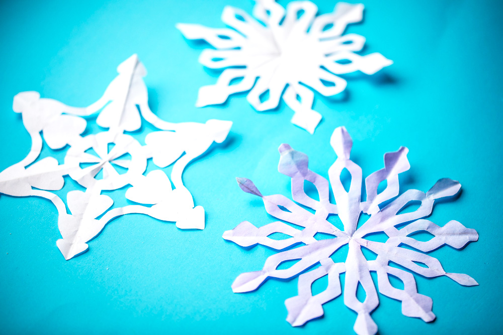 How to Make Paper Snowflakes - The Best Ideas for Kids