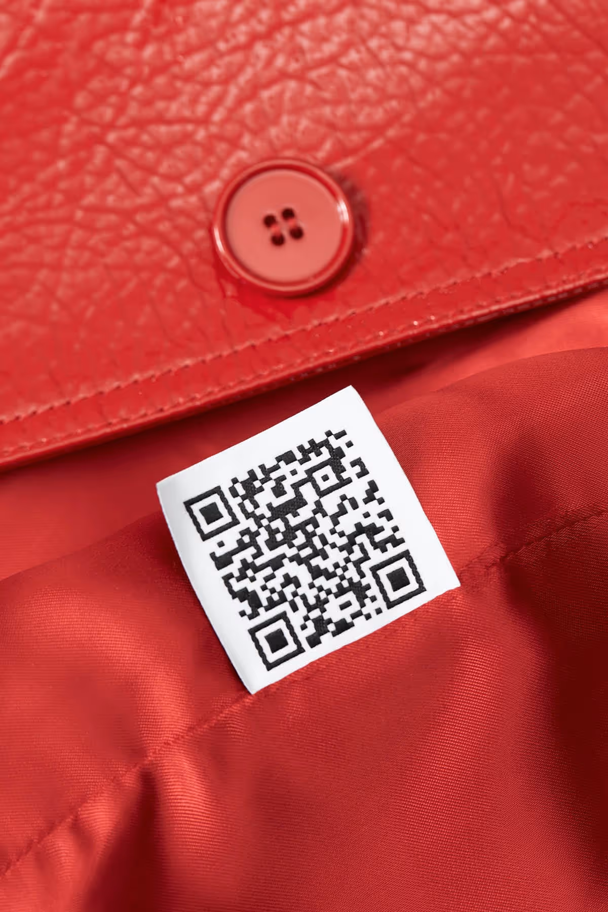 SCARLET PATENT LEATHER BALMACAAN