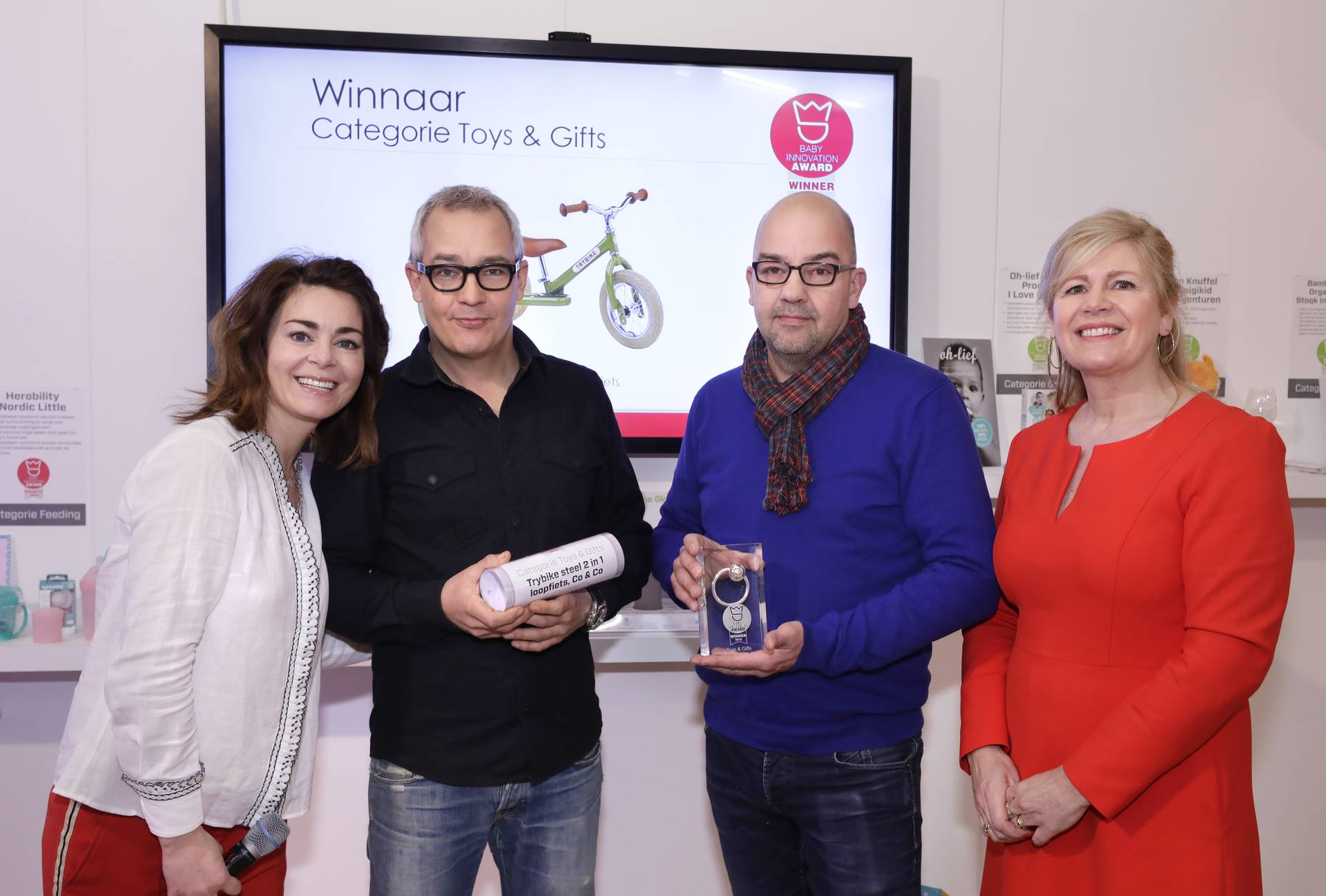 Prijs uitreiking bij Co&Co project