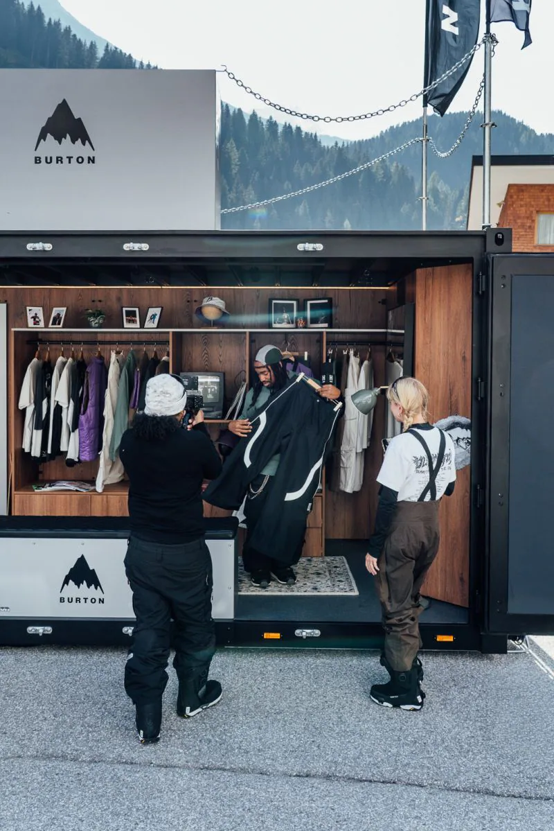 Burton : Zeb's Closet