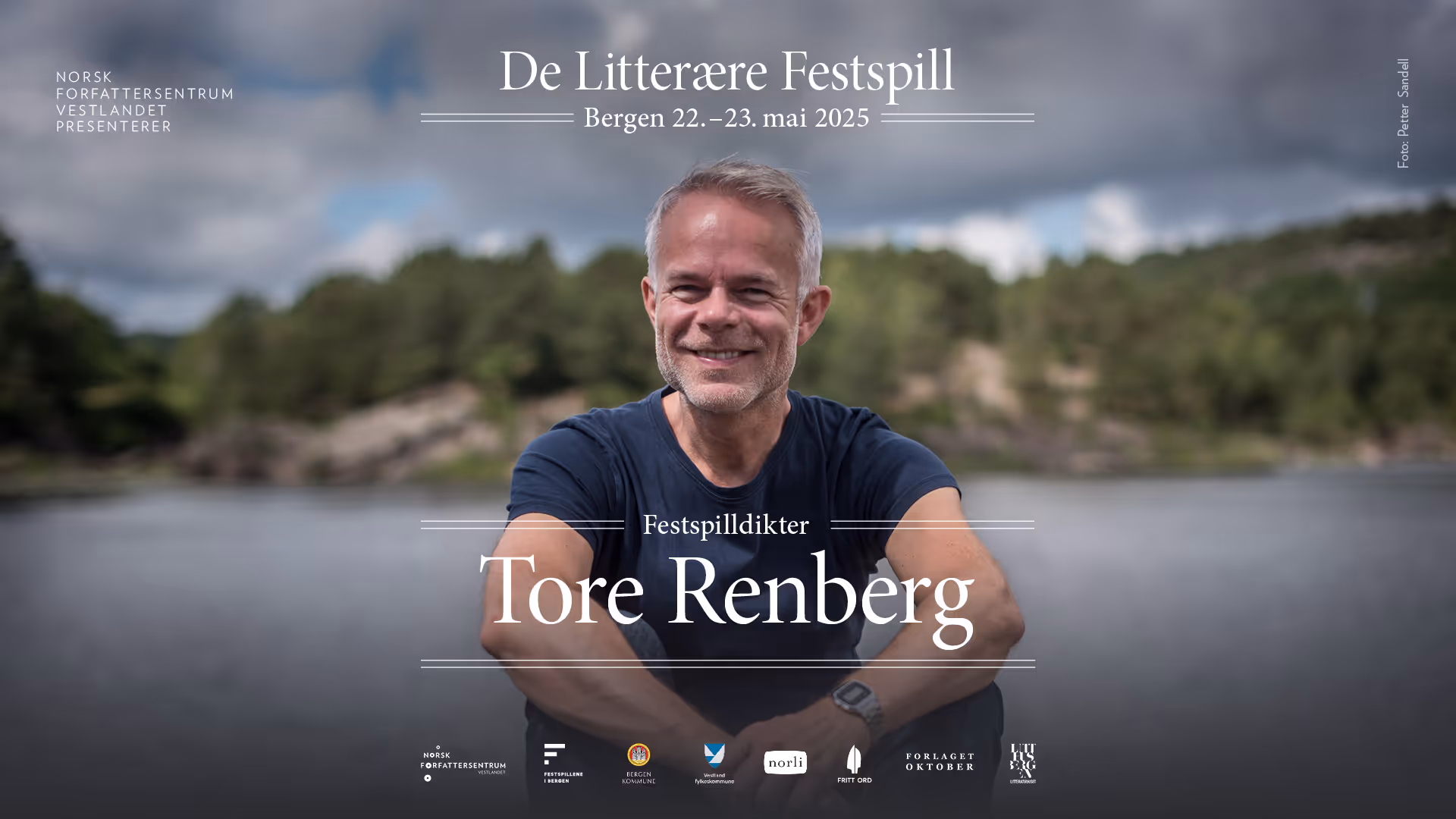 Festspilldikteren, her ved et vann.